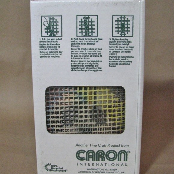 Wonderart Caron Christmas Bear Latch Hook Rug Kit 12x12 Panda Craft NEW NIB - Picture 2 of 5